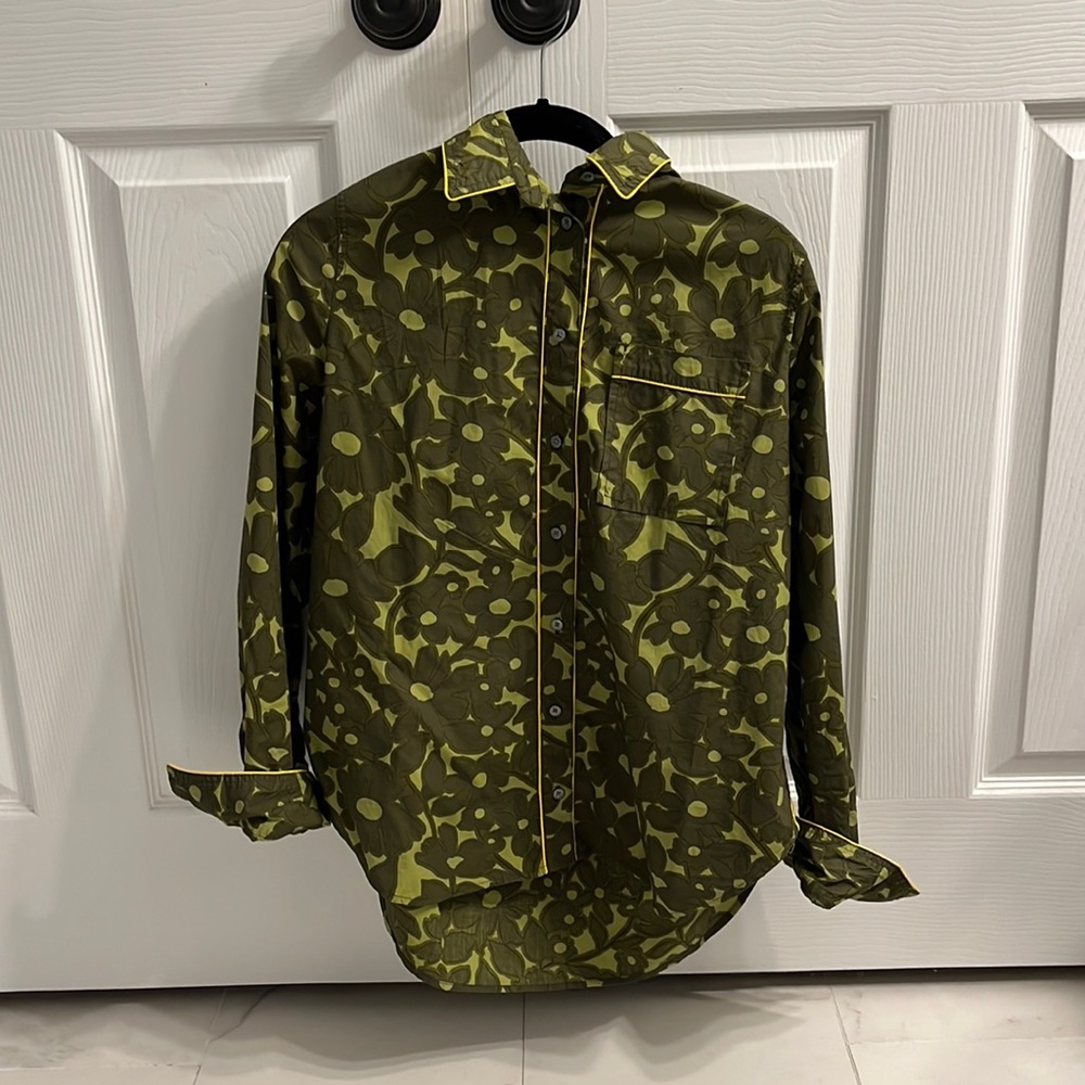 J-Crew Green Flower Yellow Outline Women’s Button Up Shirt/Blouse, Size Medium